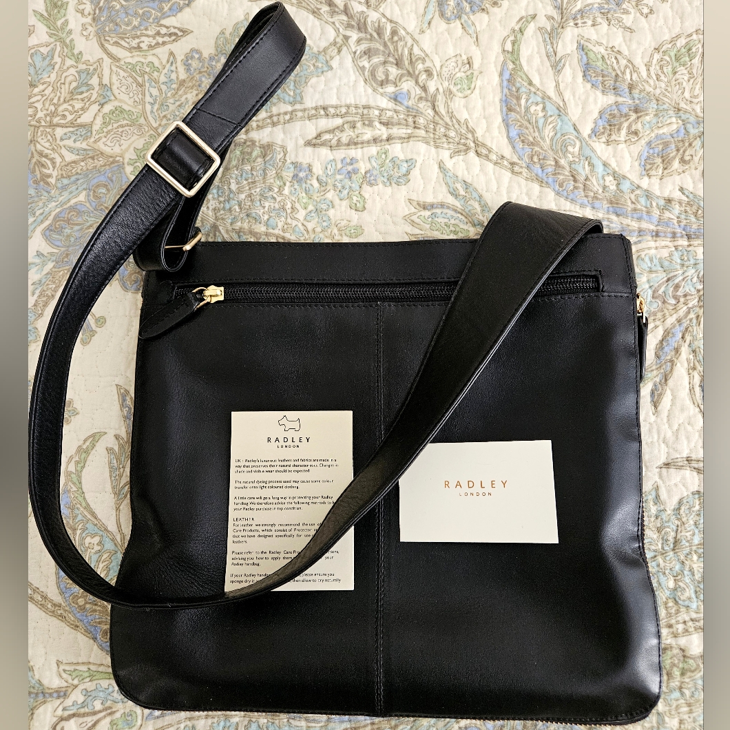 Radley London Crossbody Bag Black Leather Zip Around Large Euc Pockets Expand — image 3 of 8